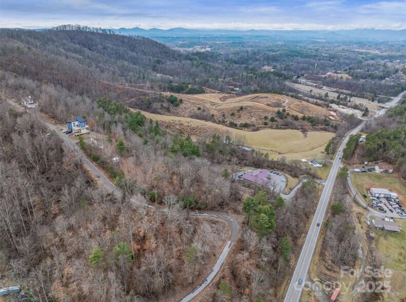 87 Barnardsville Hwy, Weaverville, NC à louer - Photo de l’immeuble – Image 3 sur 20