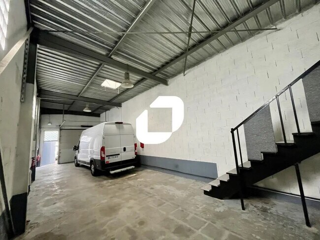 Plus de détails pour Bureau, Local d'activités à louer