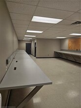 114 Shoemaker St, Kitchener, ON à louer Photo intérieure– Image 2 sur 4