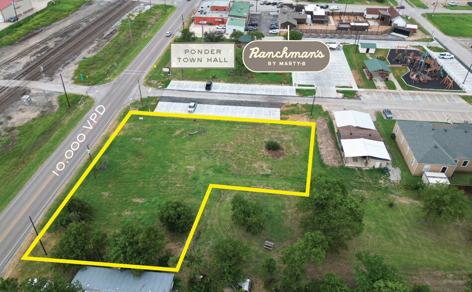 501 Hwy 156, Ponder, TX à vendre - Photo principale – Image 1 sur 3