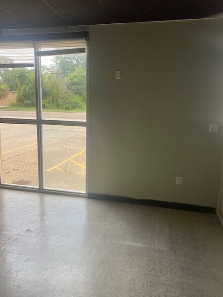 2517 Lincoln Rd, Hattiesburg, MS à louer - Photo de l’immeuble – Image 2 sur 8