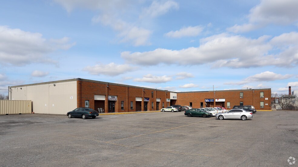300 Mill St, Kitchener, ON à louer - Photo de l’immeuble – Image 1 sur 1