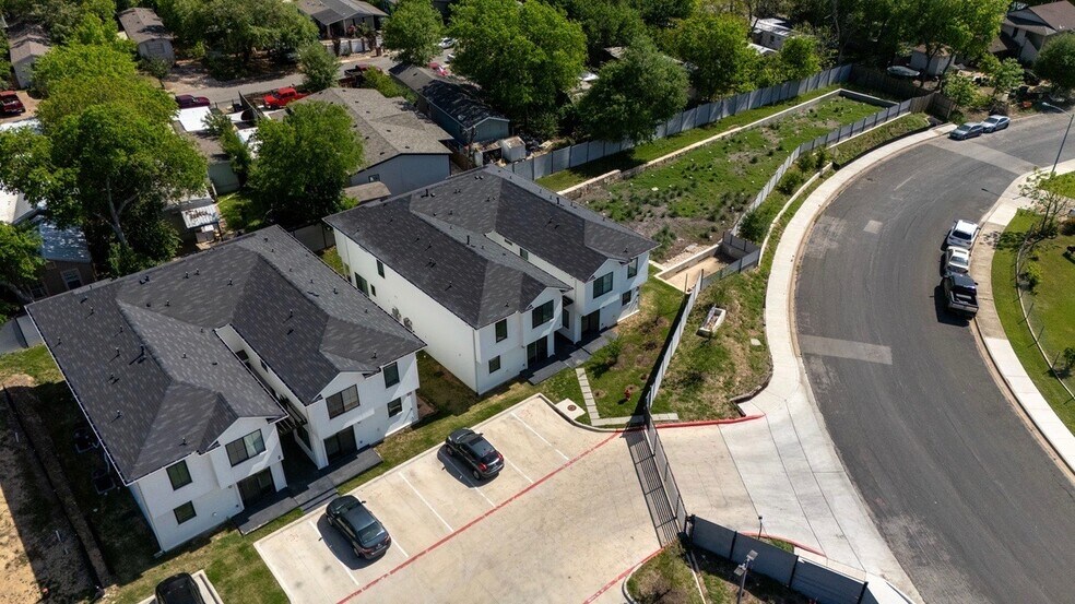 6820 Blue Dawn Trl, Austin, TX à vendre - Photo de l’immeuble – Image 3 sur 15