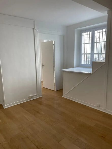 Local commercial dans Paris à louer - Photo intérieure – Image 3 sur 8