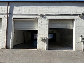 1551-1560 Rocky Point Rd, Middle Island, NY à louer Photo de l’immeuble– Image 1 sur 7