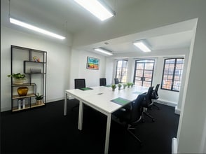 10 Whites Row, Londres à louer Photo intérieure– Image 2 sur 3