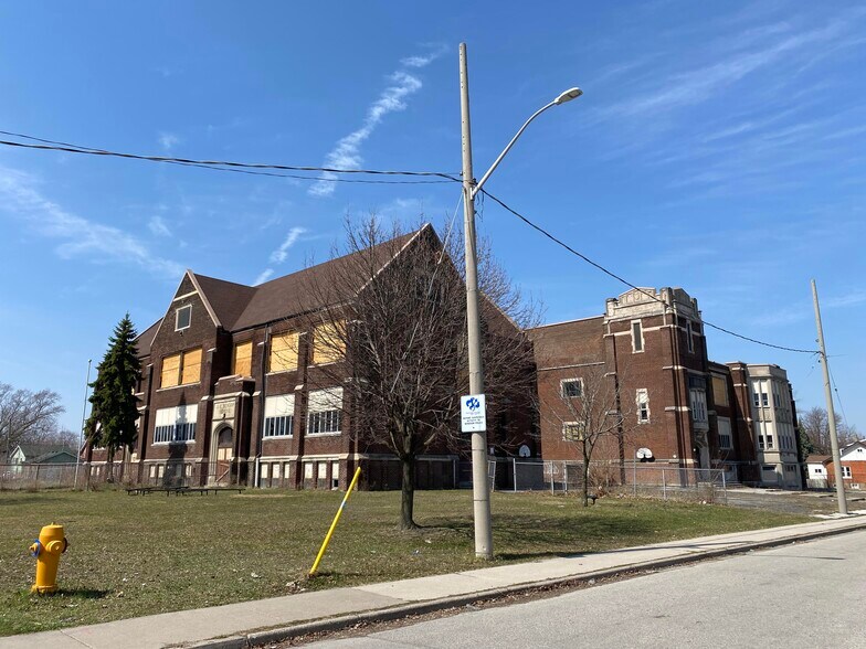 1556 Wyandotte St E, Windsor, ON à vendre - Photo de l’immeuble – Image 3 sur 3