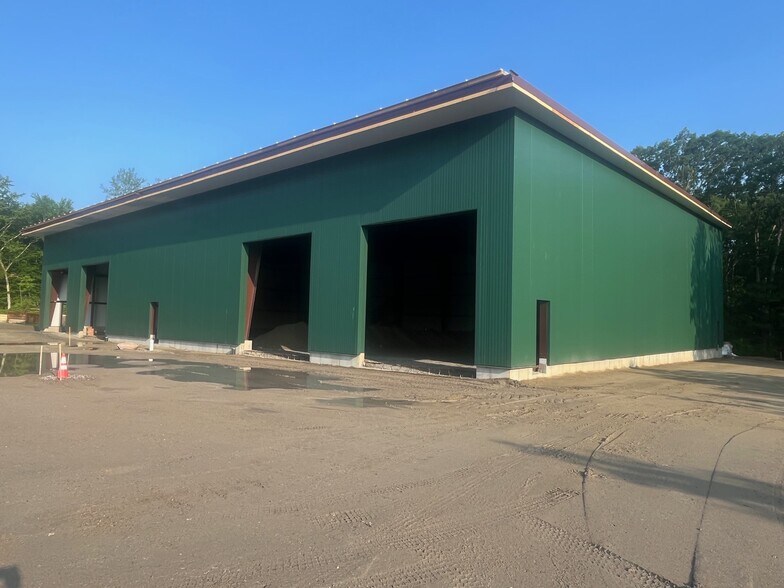 109 Western Industrial Dr, Cranston, RI à vendre - Photo de l’immeuble – Image 2 sur 5