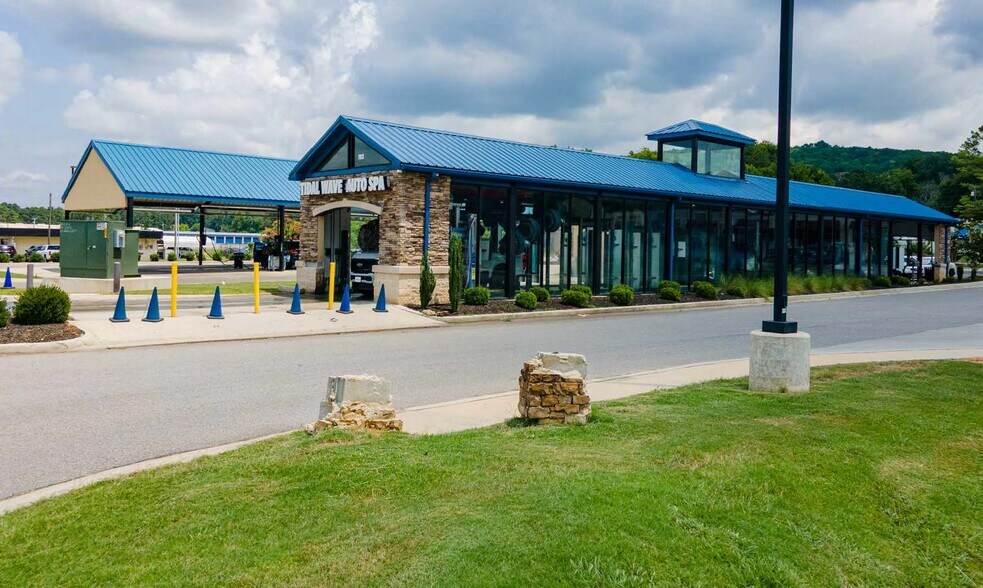 11813 Memorial, Huntsville, AL à vendre - Photo de l’immeuble – Image 2 sur 3