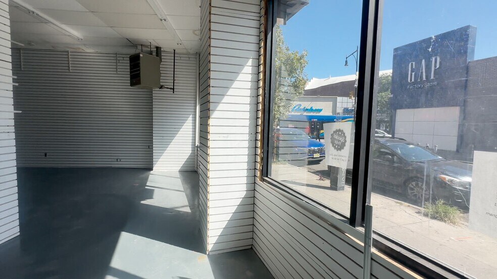 2123 Regent Pl, Brooklyn, NY à louer - Vidéo sur l’annonce professionnelle – Image 2 sur 10