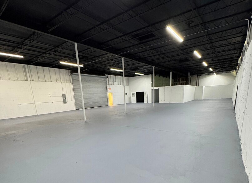 405 N Charles St, Daytona Beach, FL à louer - Photo intérieure – Image 3 sur 9