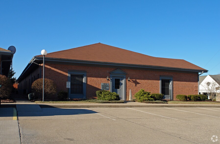 170-176 Barnwood Dr, Edgewood, KY à louer - Photo principale – Image 1 sur 8