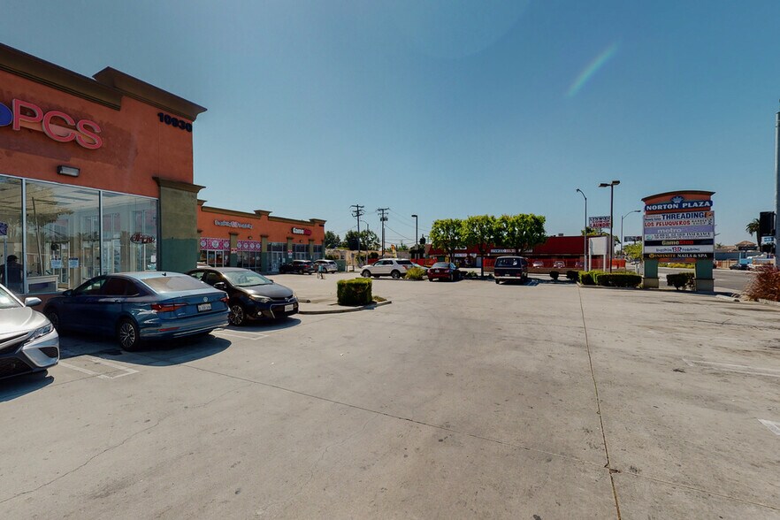 10910 Long Beach Blvd, Lynwood, CA à louer - Photo de l’immeuble – Image 3 sur 6