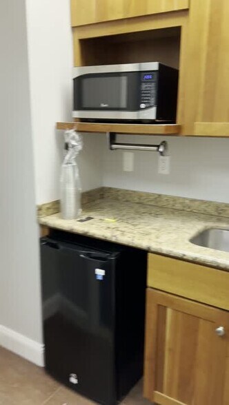 36-42-42 Newark St, Hoboken, NJ à louer - Vidéo sur l’annonce professionnelle – Image 2 sur 49