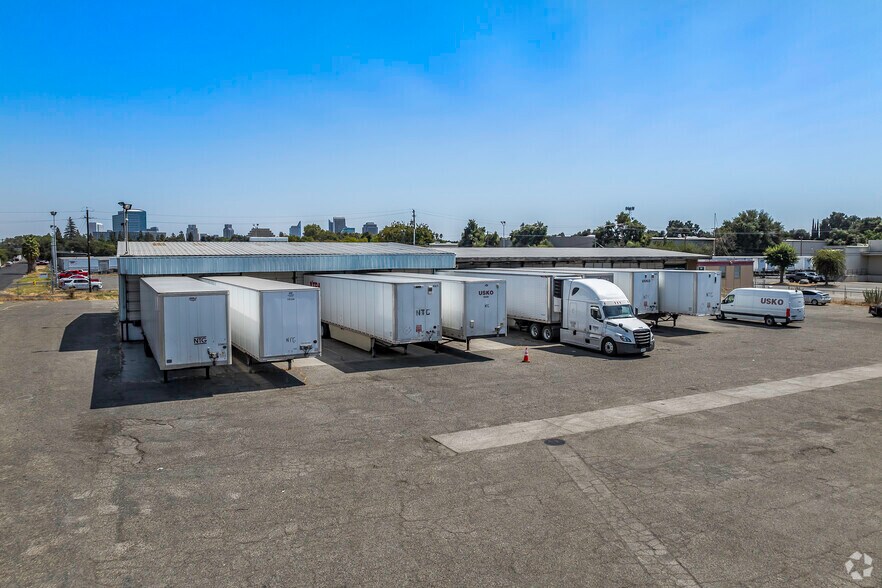 900 F St, West Sacramento, CA à louer - Photo de l’immeuble – Image 1 sur 17