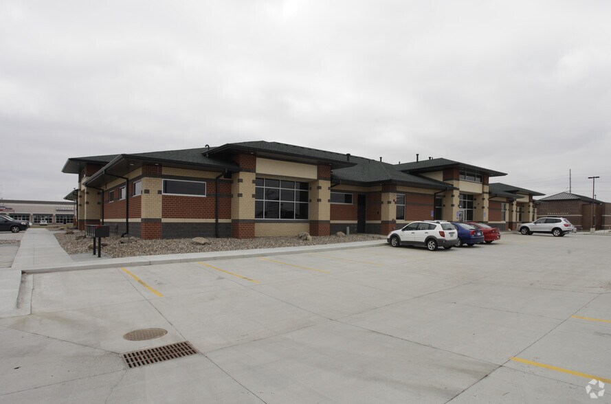 40-64 E Hickman Rd, Waukee, IA à vendre - Photo de l’immeuble – Image 2 sur 14
