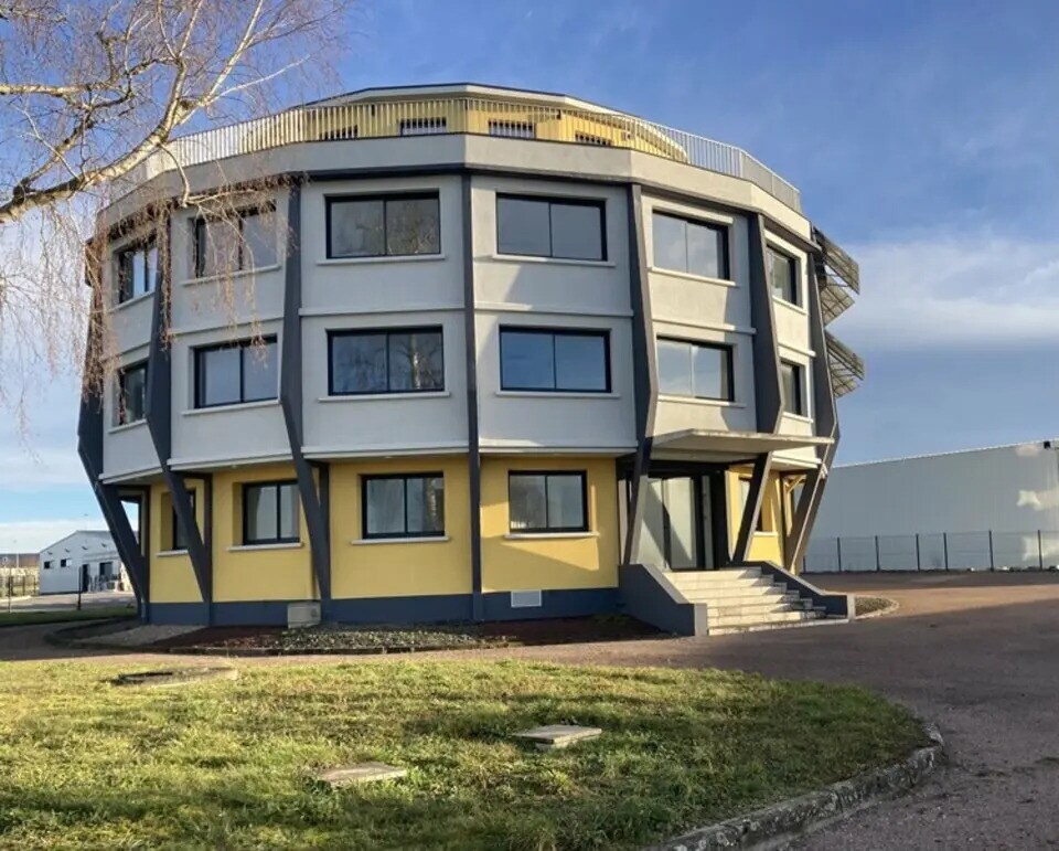 Bureau dans Torcy-le-Grand à vendre Photo de l’immeuble– Image 1 sur 9