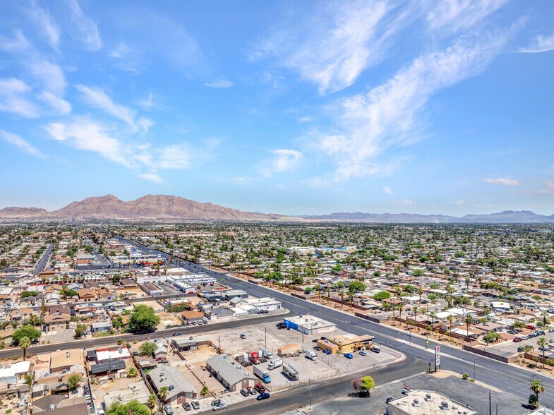 2722 E Lake Mead Blvd, North Las Vegas, NV à louer - Aérien – Image 3 sur 8