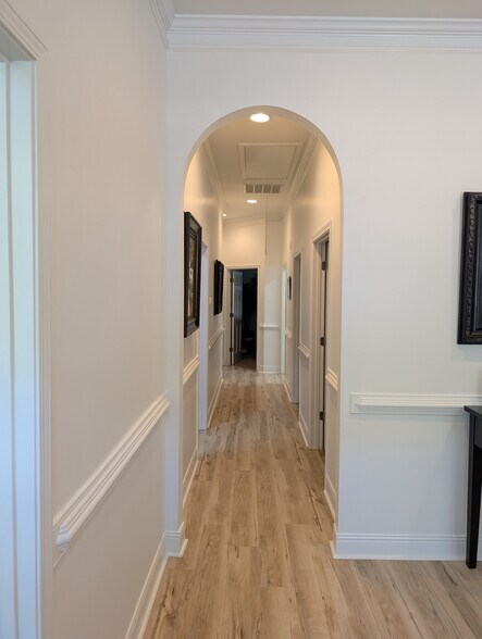 1815 Lockeway Dr, Alpharetta, GA à vendre - Photo de l’immeuble – Image 3 sur 13