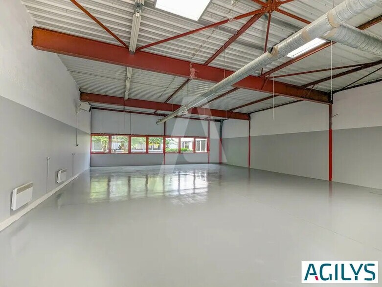 Local d’activités dans Villebon-sur-Yvette à louer - Photo intérieure – Image 2 sur 9