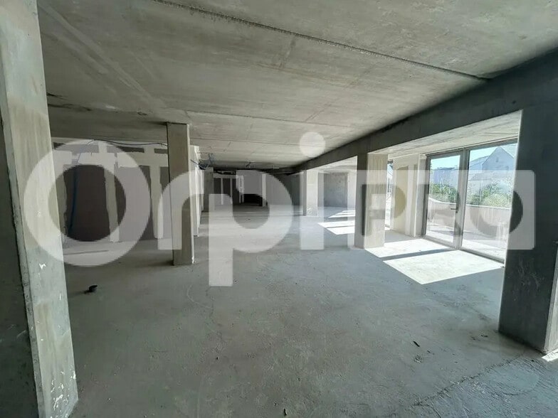 Bureau dans Avon à vendre - Photo de l’immeuble – Image 1 sur 6