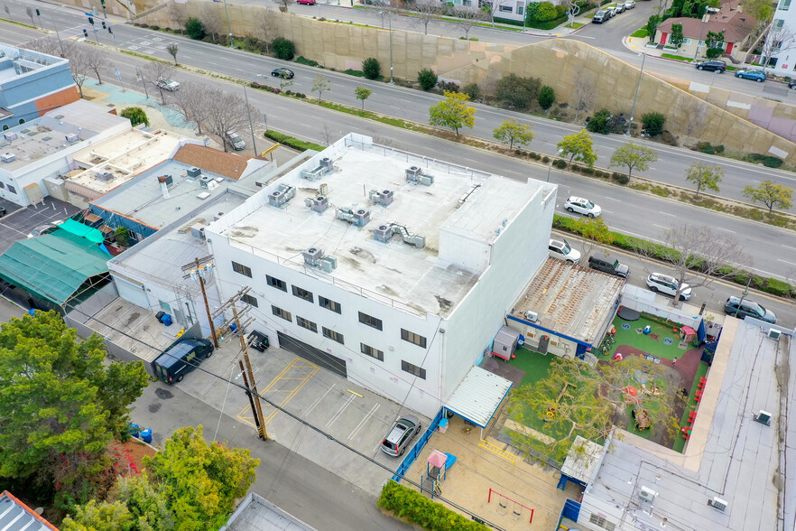 10537 Santa Monica Blvd, Los Angeles, CA à vendre - Photo de l’immeuble – Image 2 sur 22