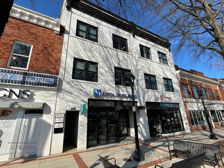 656-658 S Main St, Greenville, SC à louer - Photo de l’immeuble – Image 2 sur 10