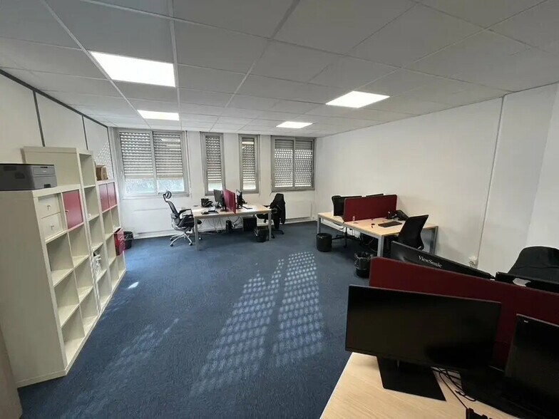 465 Rue Marcelin Berthelot, Aix-en-Provence à vendre - Photo intérieure – Image 2 sur 5