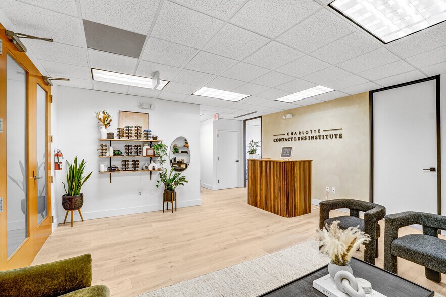 5950 fairview Rd, Charlotte, NC à louer - Photo de l’immeuble – Image 1 sur 25