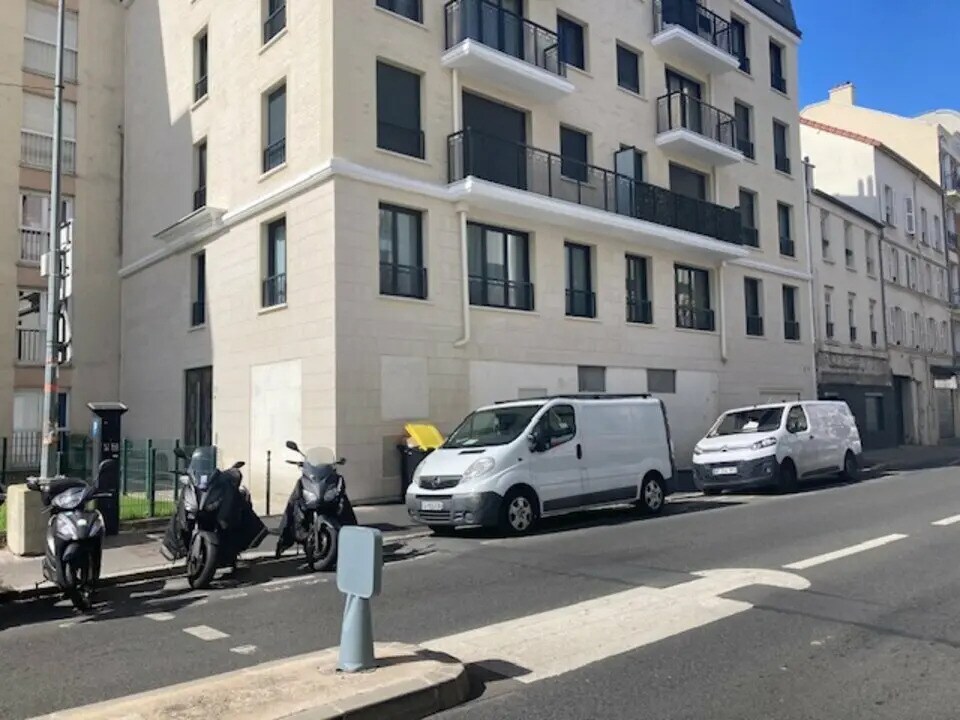 Local commercial dans Asnières-sur-Seine à louer Photo de l’immeuble– Image 1 sur 7