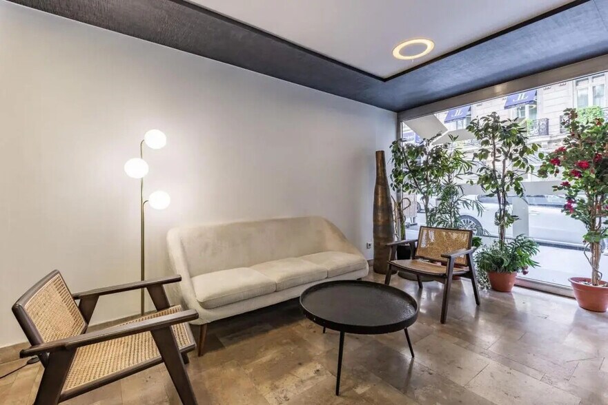 Bureau dans Paris à louer - Photo de l’immeuble – Image 2 sur 11