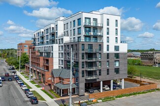 Plus de détails pour 2475 Old Bronte Rd, Oakville, ON - Local commercial à louer