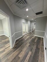595 Colonial Park Dr, Roswell, GA à louer Photo intérieure– Image 1 sur 16