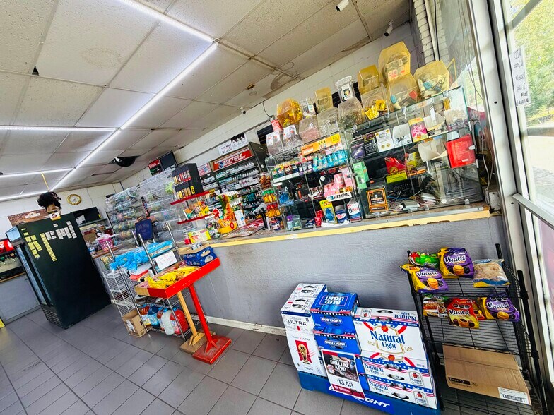 1656 US Highway 221 N, Douglas, GA à vendre - Photo intérieure – Image 3 sur 10