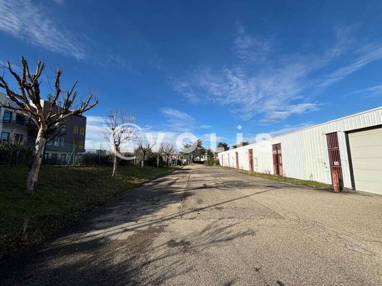 54 Avenue De L'Industrie, Rillieux-la-Pape à vendre - Photo de l’immeuble – Image 3 sur 10