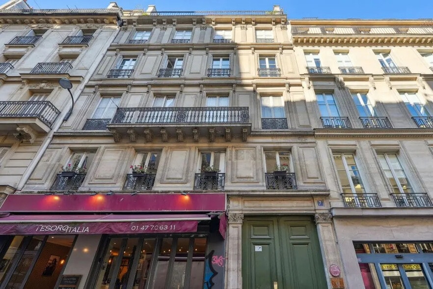 7 Rue Rougemont, Paris à louer - Photo de l’immeuble – Image 1 sur 13