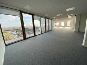 Local commercial dans Villeurbanne à louer Photo intérieure– Image 2 sur 11