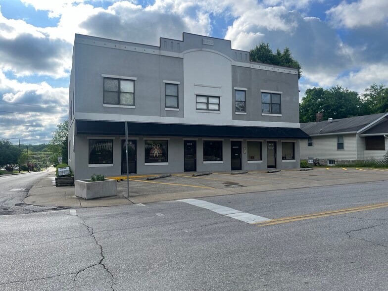 901 S Rogers St, Bloomington, IN à louer - Photo de l’immeuble – Image 2 sur 5