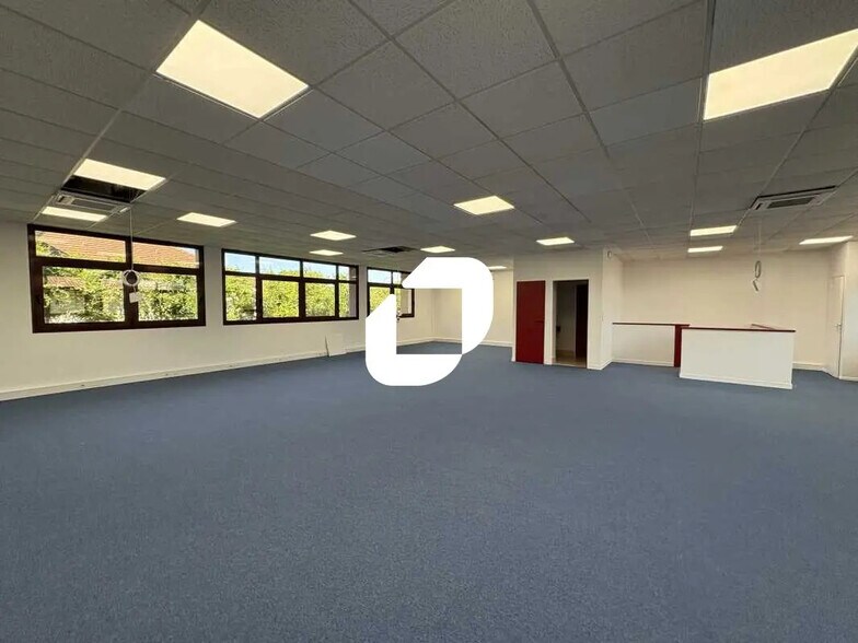 30 Avenue Robert Surcouf, Voisins-le-Bretonneux à louer - Photo intérieure – Image 2 sur 11