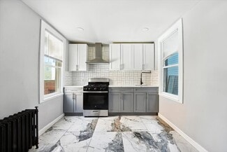 Plus de détails pour 86 Irving St, Jersey City, NJ - Logement à vendre