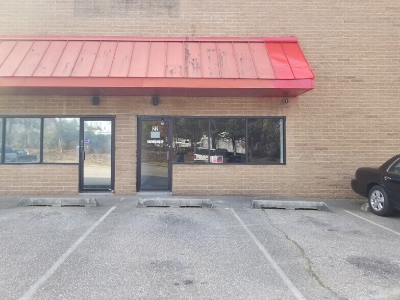 550 Crain Hwy N, Glen Burnie, MD à louer - Photo de l’immeuble – Image 2 sur 6