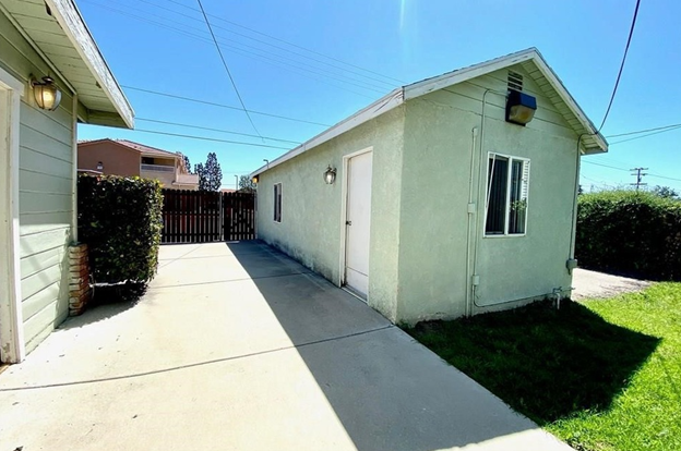101 S Olive Ave, Rialto, CA à vendre - Photo de l’immeuble – Image 2 sur 4