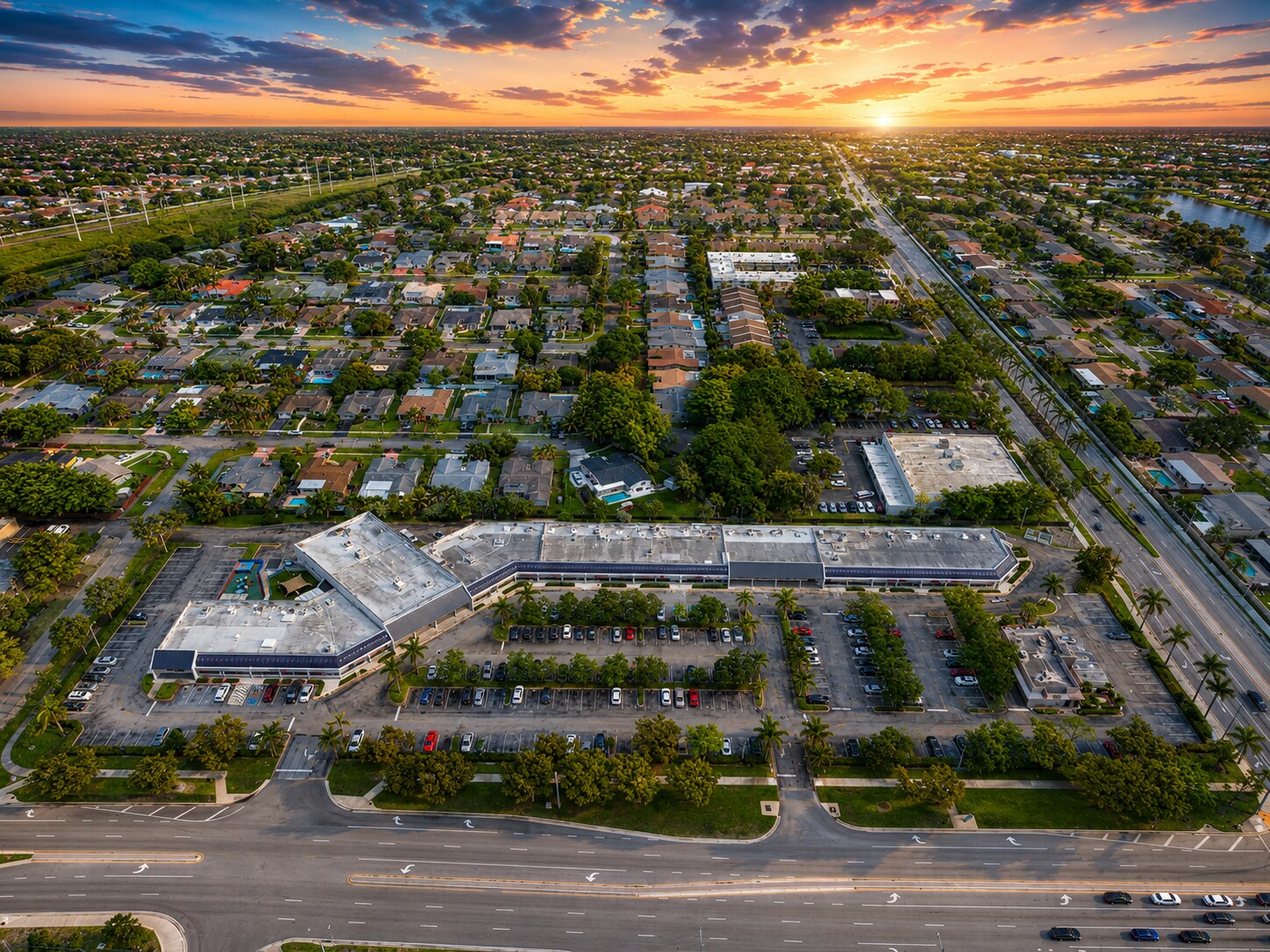 8919-9091 Taft St, Pembroke Pines, FL à louer Photo de l’immeuble– Image 1 sur 8