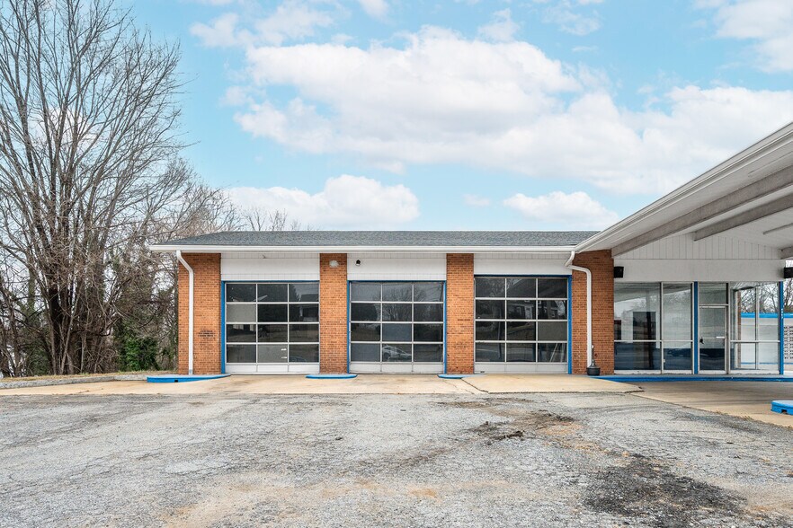 4927 S Amherst Hwy, Madison Heights, VA à vendre - Photo de l’immeuble – Image 2 sur 34