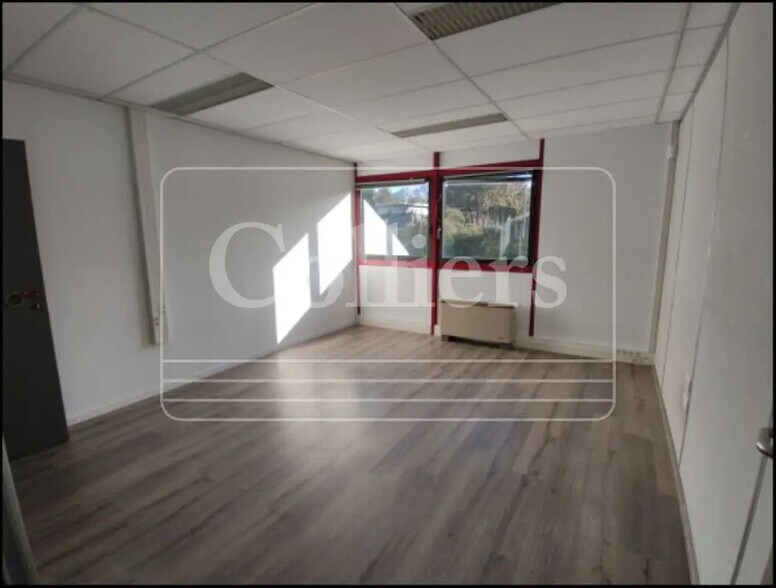 Bureau dans Meyreuil à louer - Photo de l’immeuble – Image 3 sur 5