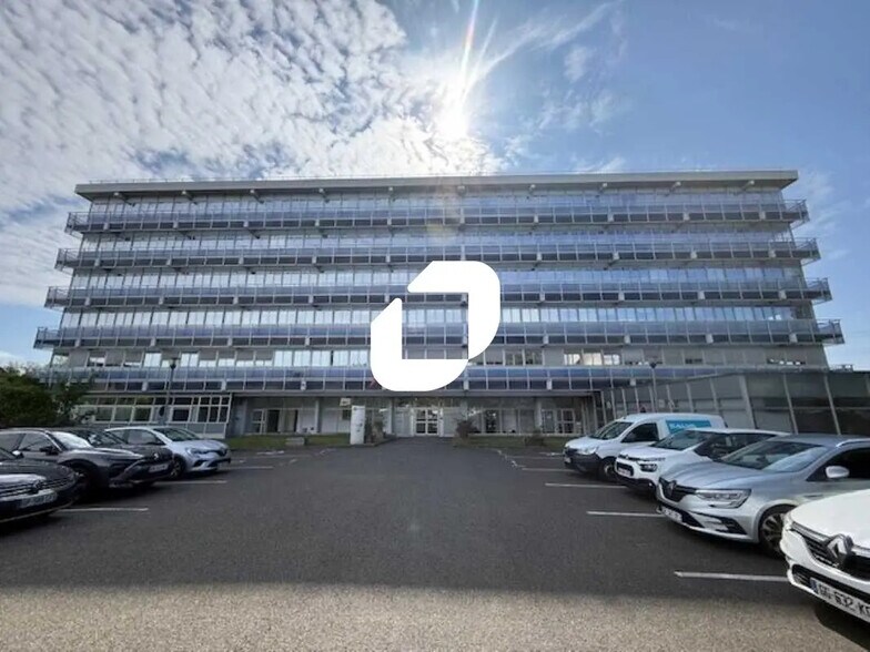 Bureau dans Osny à louer - Photo de l’immeuble – Image 1 sur 20