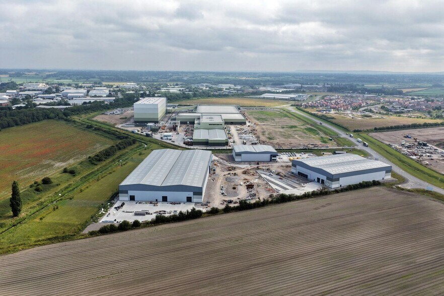 Leftfield Deeside, Estuary Way, Pentre à louer - Photo de l’immeuble – Image 3 sur 4