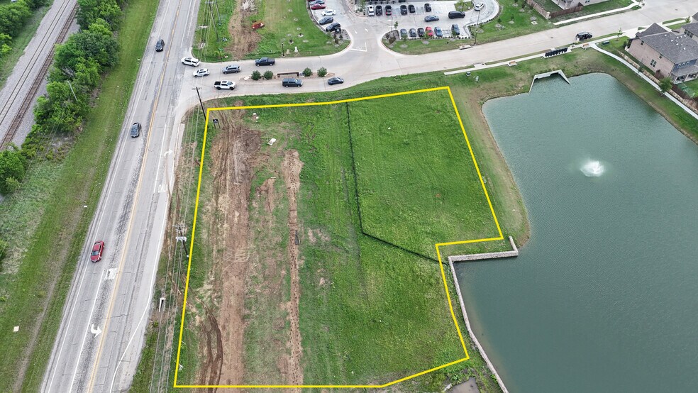 210 Stella St, Argyle, TX à louer - Photo de l’immeuble – Image 3 sur 5