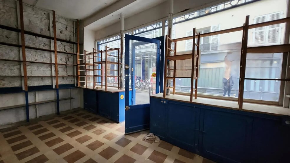 Local commercial dans Paris à louer - Photo de l’immeuble – Image 3 sur 6