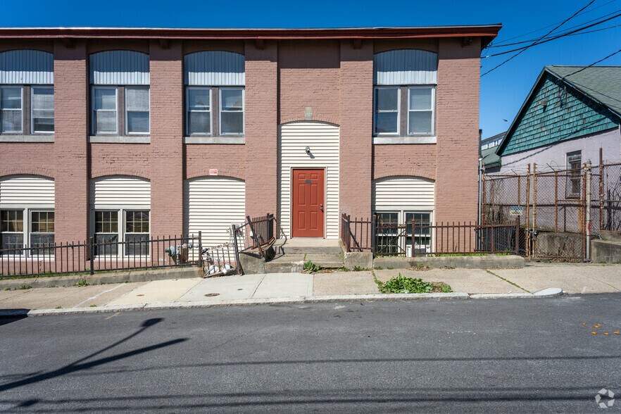 27-31 Privet St, Pawtucket, RI à louer - Photo de l’immeuble – Image 2 sur 5